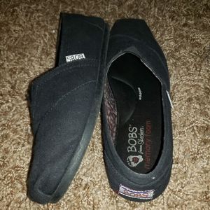Bobs all black